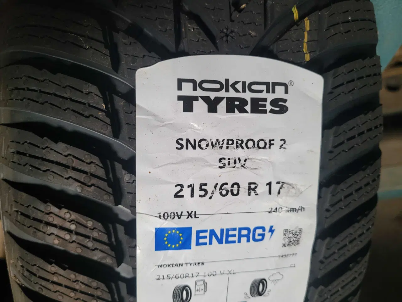 Billede 1 - 215 60 R 17