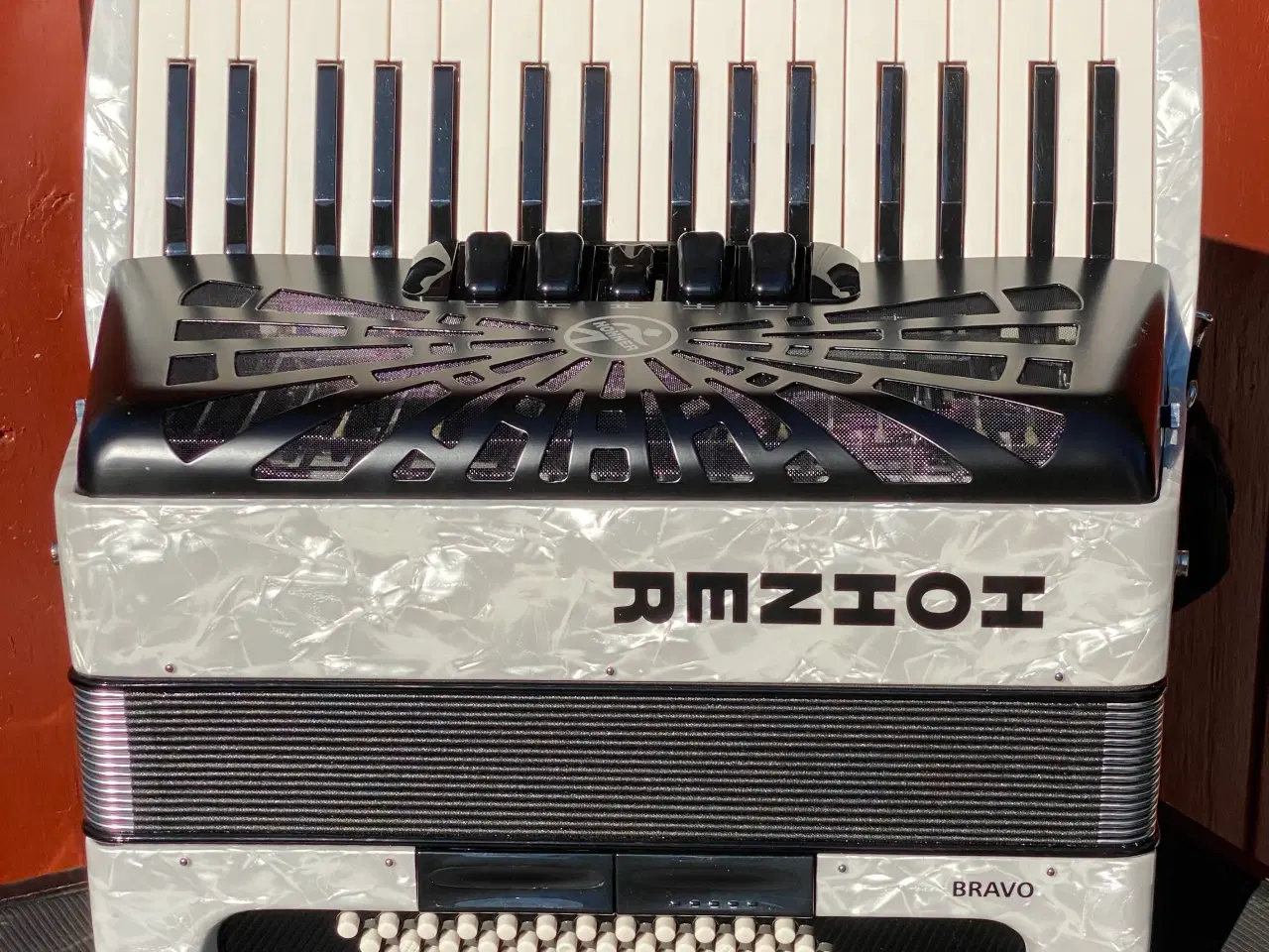 Billede 9 - Hohner Bravo III 72 – Hvid Perlemor