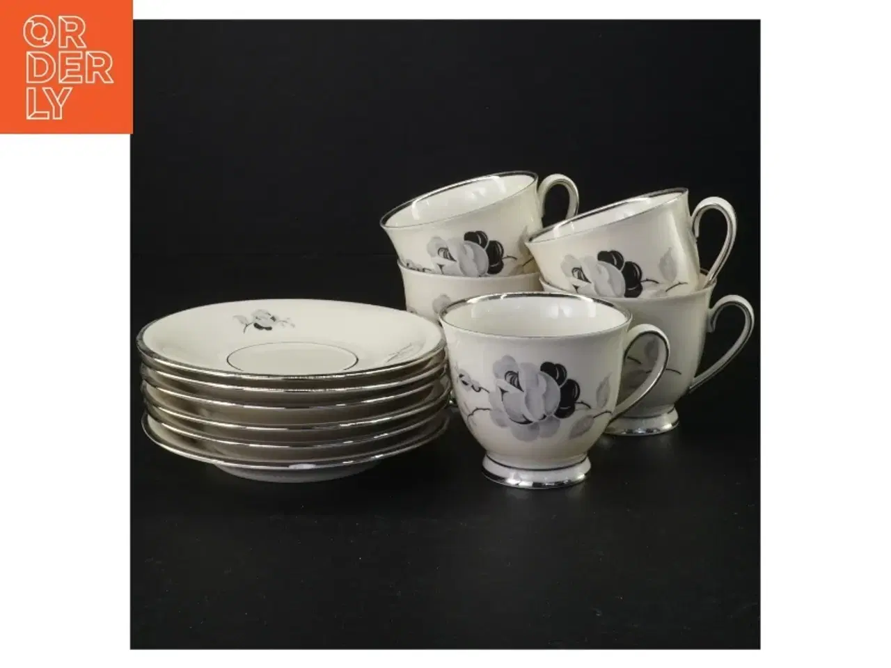 Billede 1 - Porcelænskopper og underkopper fra Københavns Porcellains Maleri (str. Diameter 13 cm kop 8 x 7 cm)