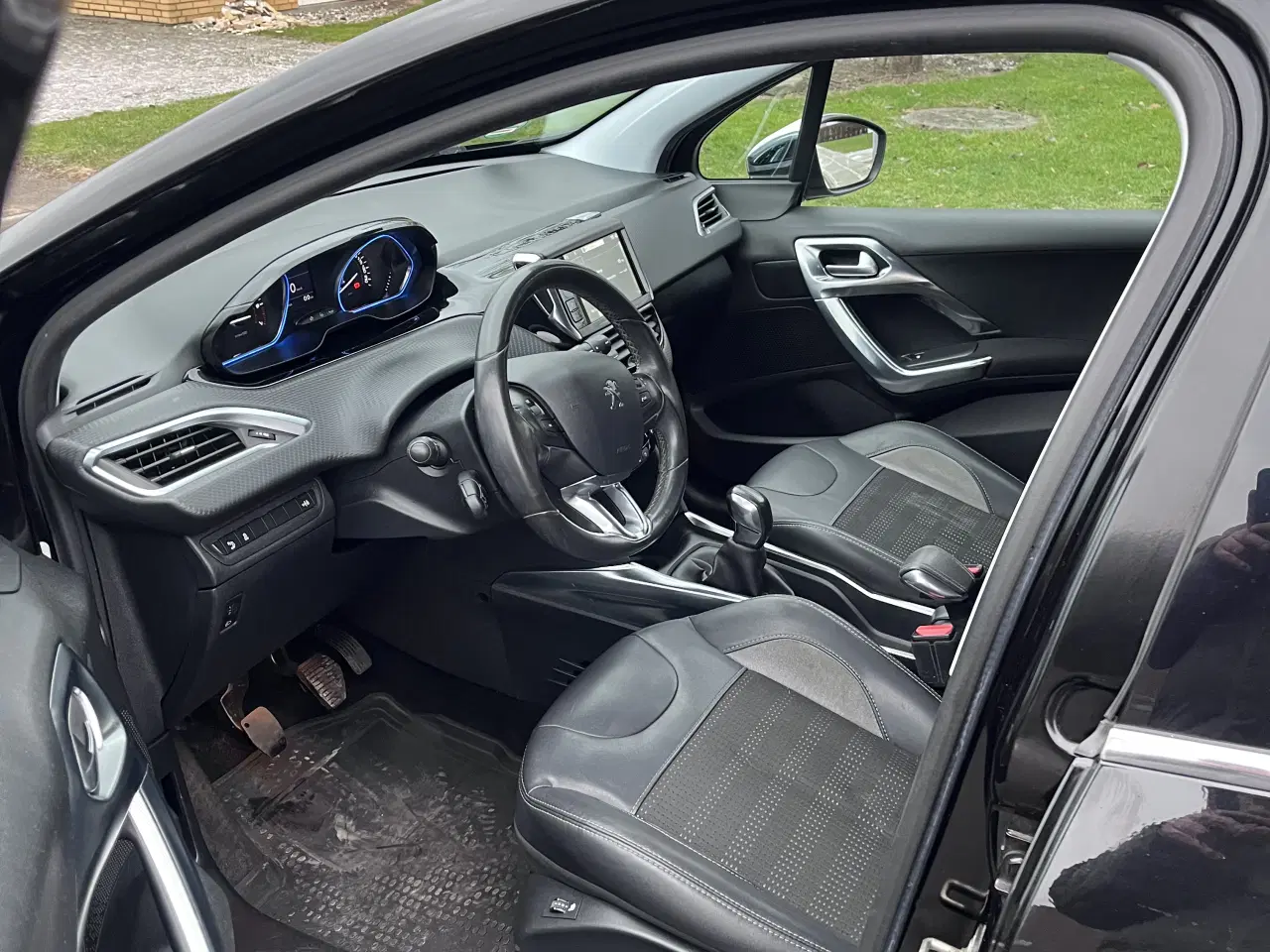 Billede 6 - 🚗 Peugeot 2008 Allure – Ny Syn & Ny serviceret