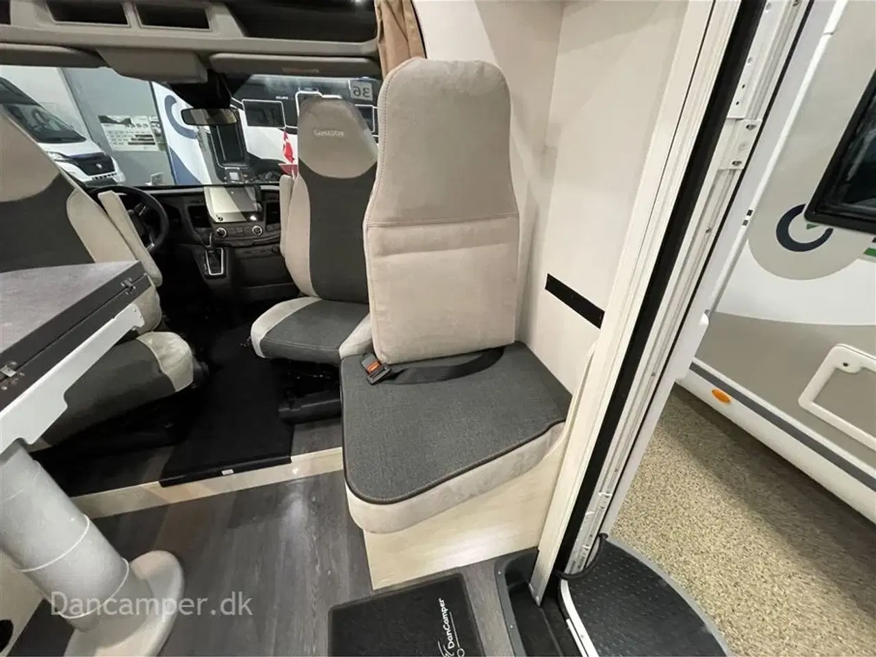 Billede 10 - 2024 - Chausson Titanium 627 ULTIMATE   Enkeltsenge + hæve-/sænkeseng, 5 selepladser, 4 sovepladser med mulighed for 5, 170Hk Aut,, Artic pakke, meget udstyr