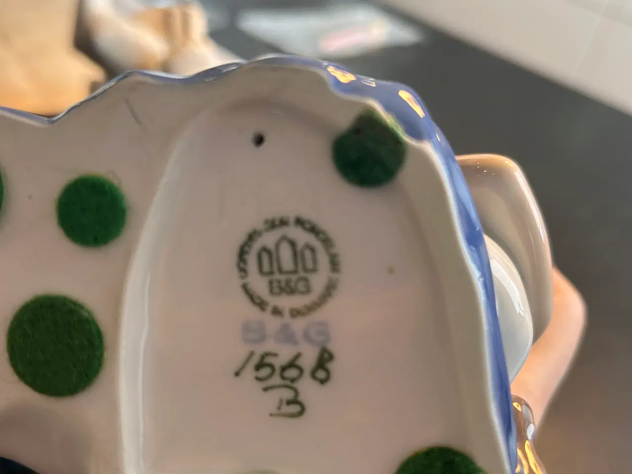 Billede 2 - Royal Copenhagen pige med dreng