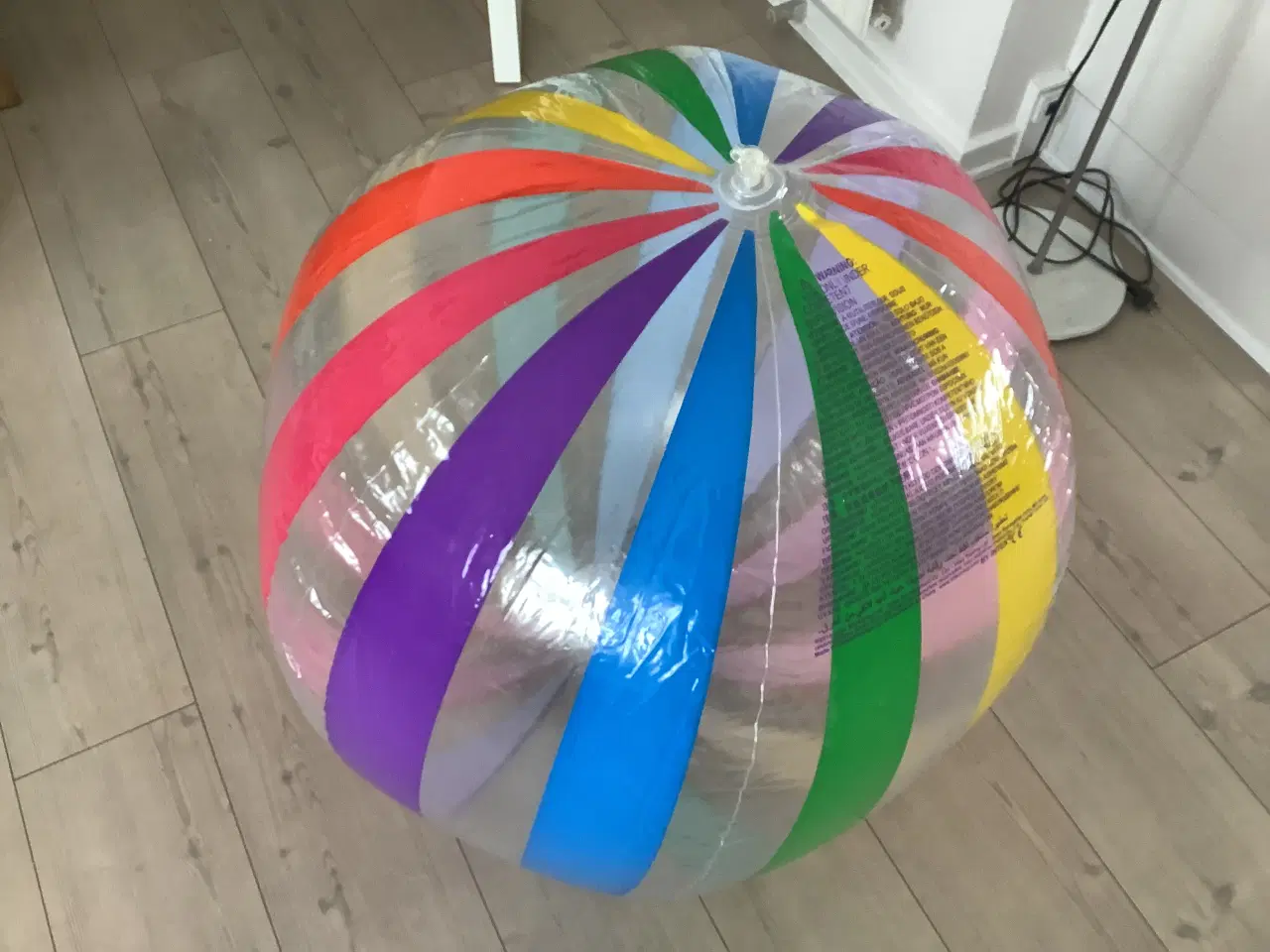 Billede 1 - Oppustelig badebold flerfarvet plastik