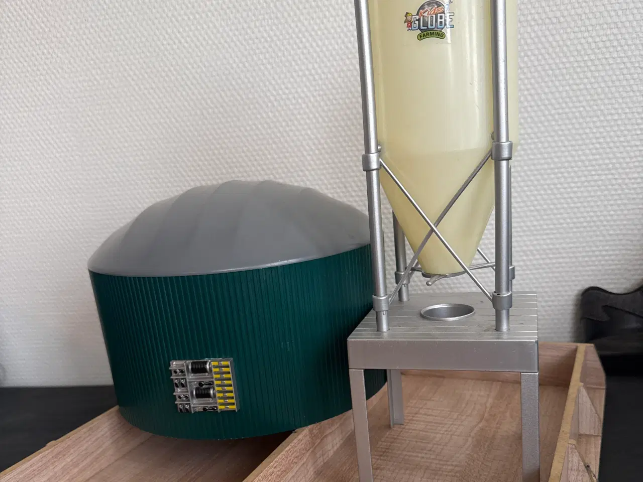 Billede 1 - Siloer og gylletank