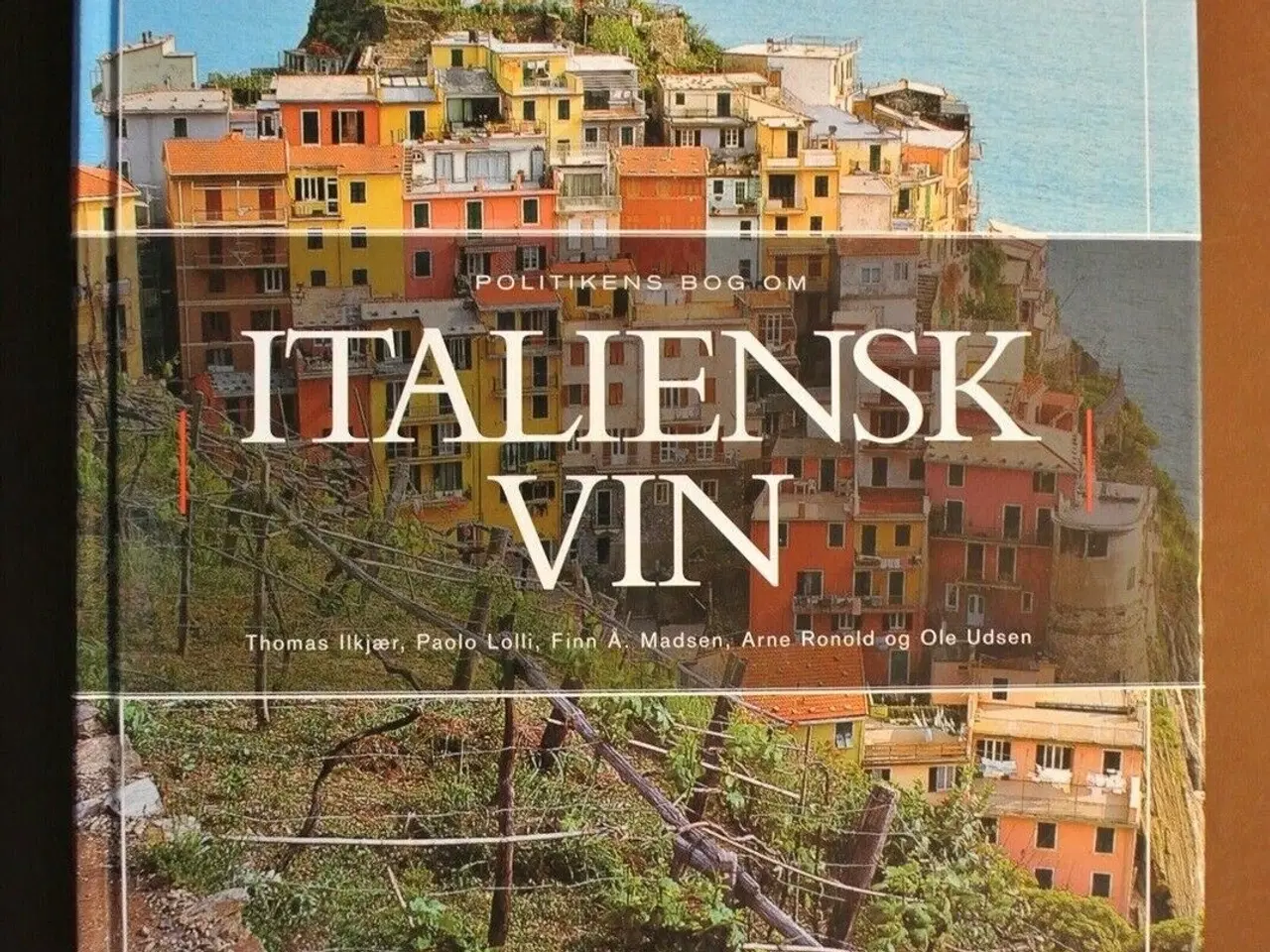 Billede 1 - politikens bog om italiensk vin, af thomas ilkjær 
