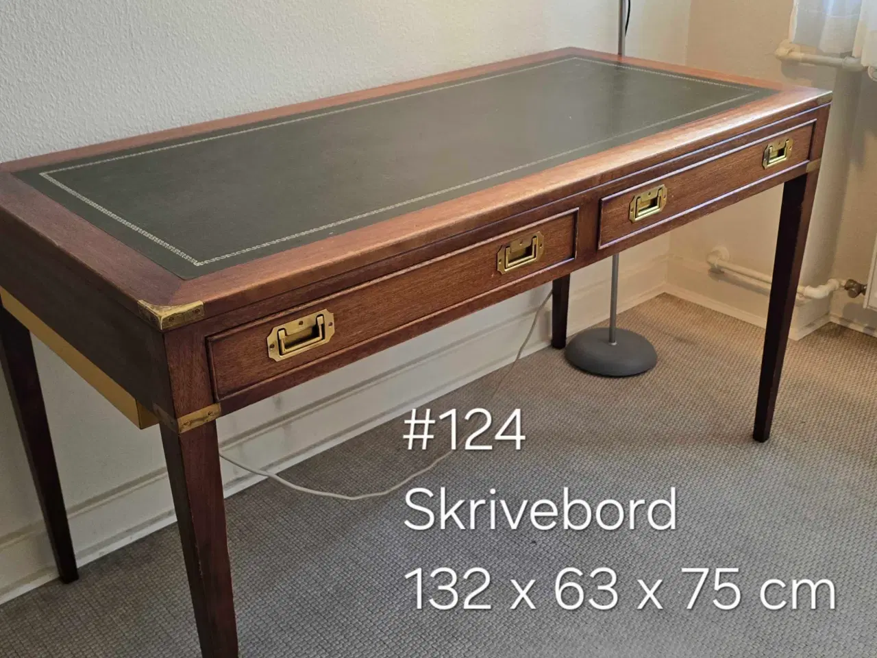 Billede 1 - Maghoni skrivebord i Campaigne stil.