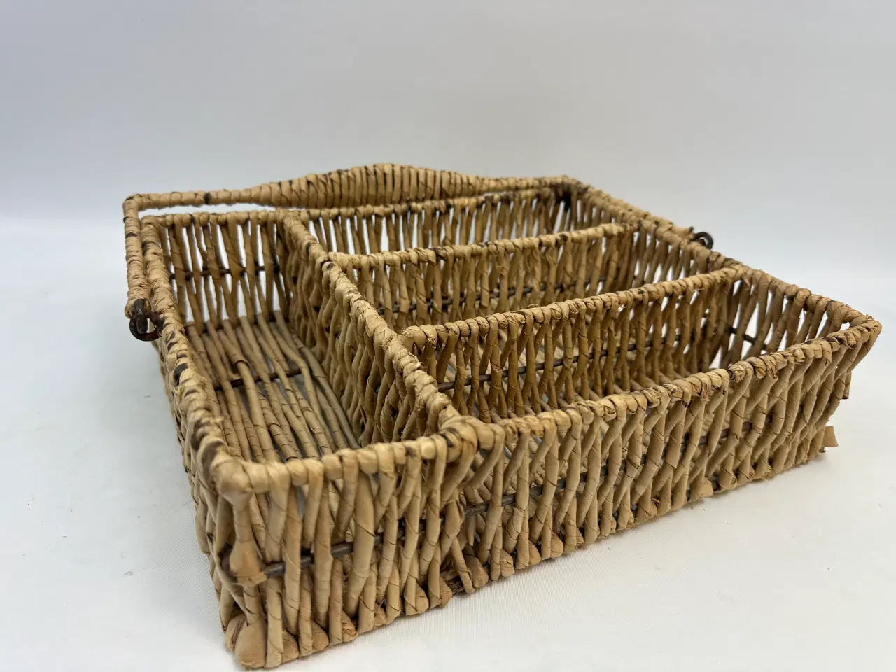 Billede 5 - Retro kurv m. flet og hank, rum inddelt