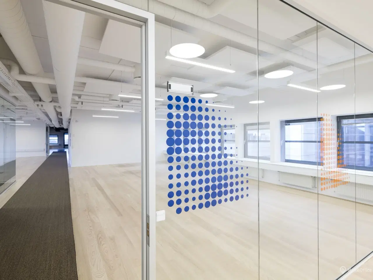 Billede 7 - Med kontor i Parken kan I spille bold med de bedste