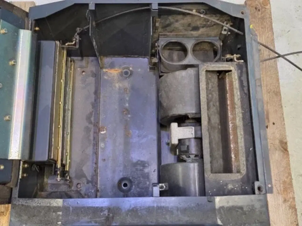 Billede 11 - New Holland TF78 Konsollen Til Instrumentbrættet 84015371