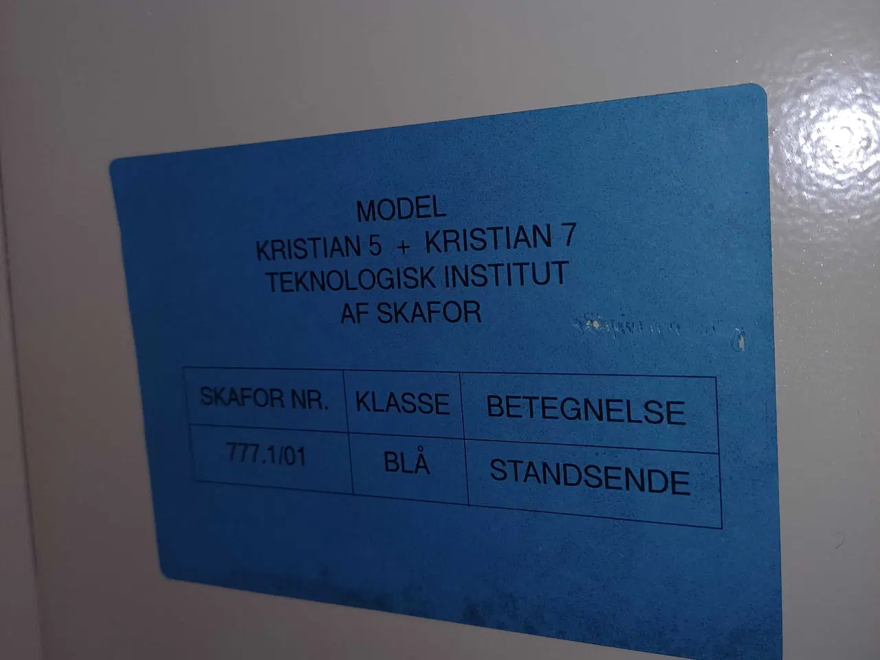 Billede 3 - Våbenskab 