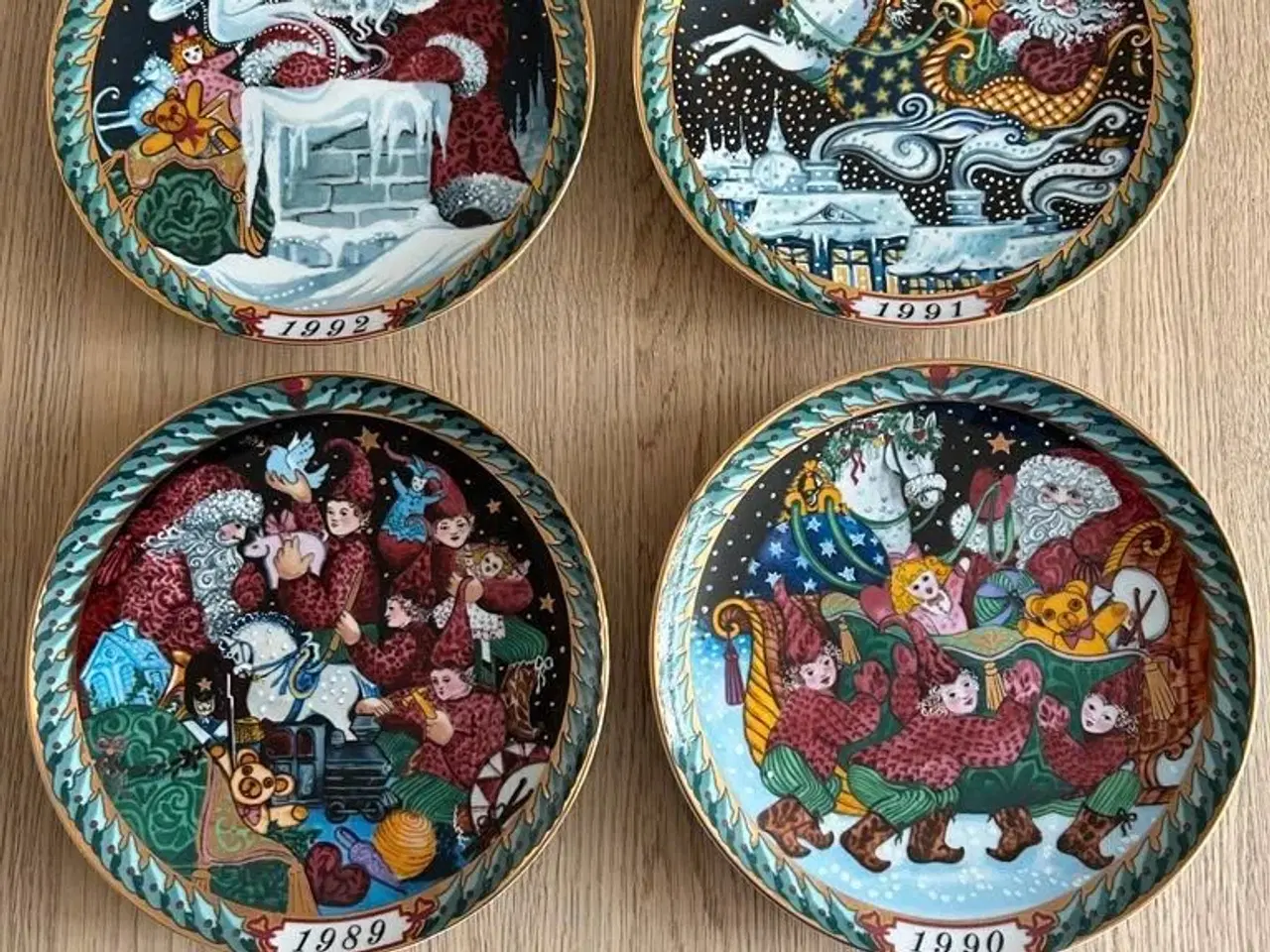 Billede 1 - 4 Bing & Grøndahl Santa Claus Collection platter
