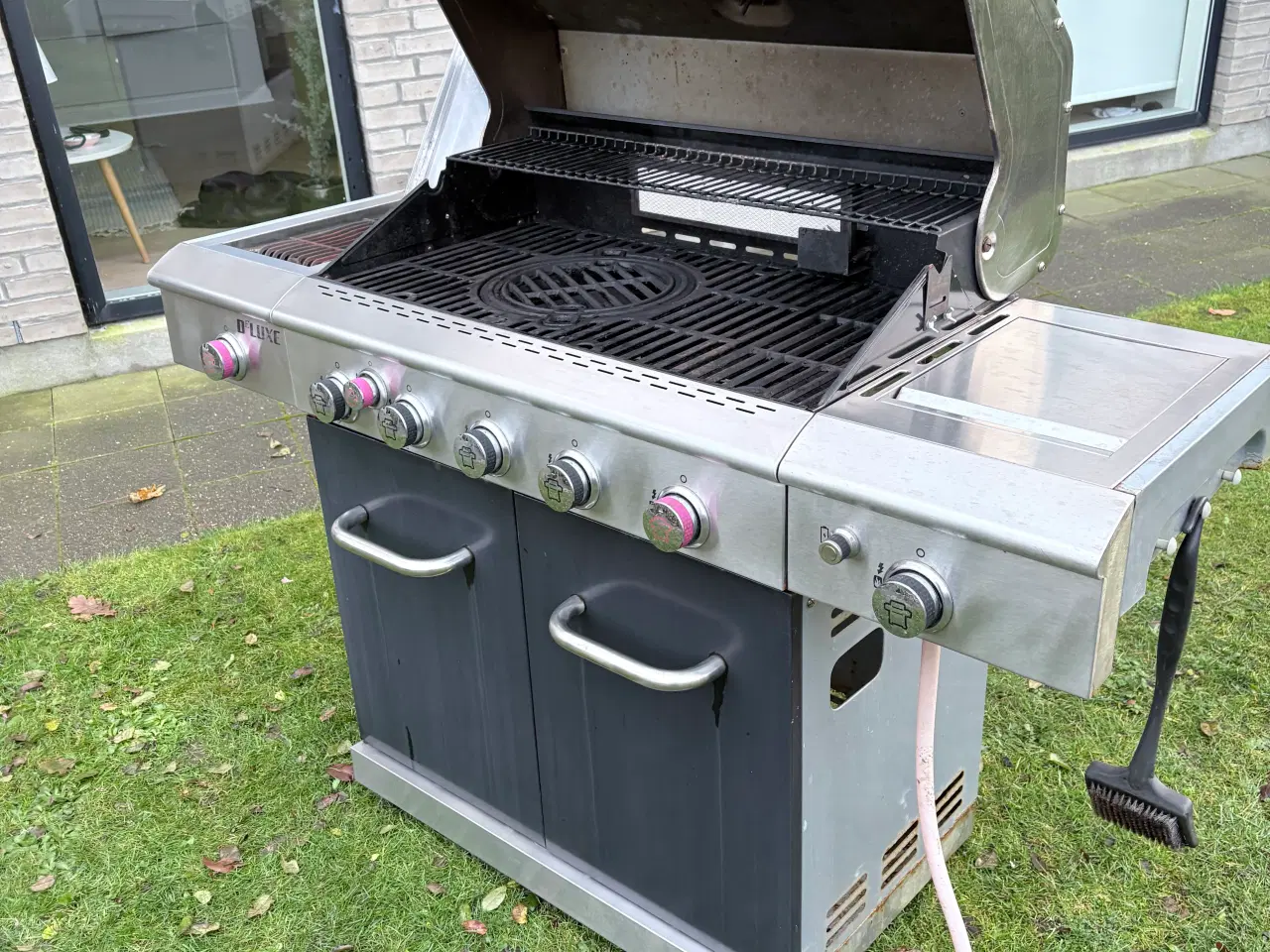 Billede 3 - Stor gasgrill med diverse tilbehør