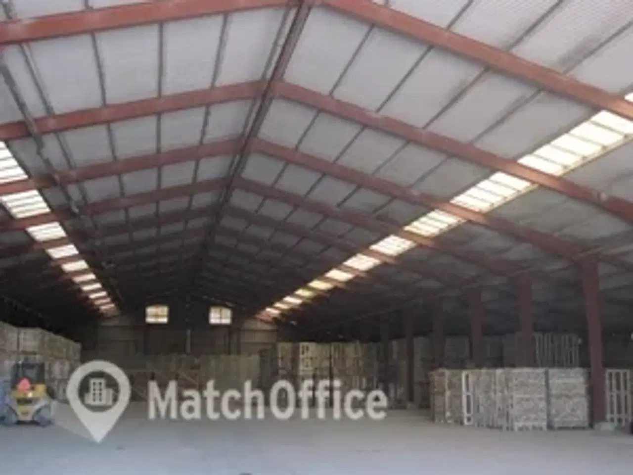 Billede 3 - Stor og meget rummelig lagerhal med god beliggenhed