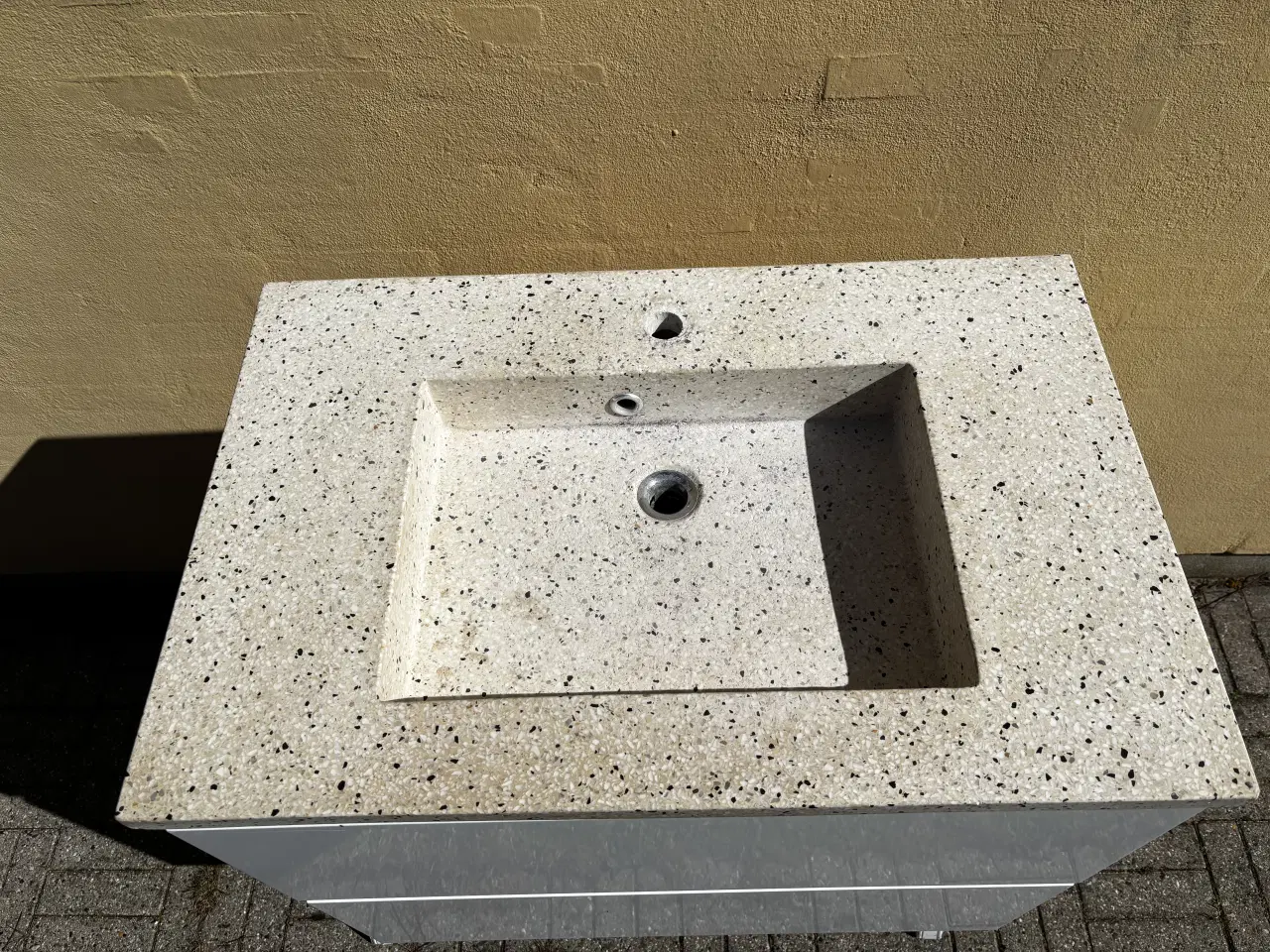 Billede 5 - Skab med vask 