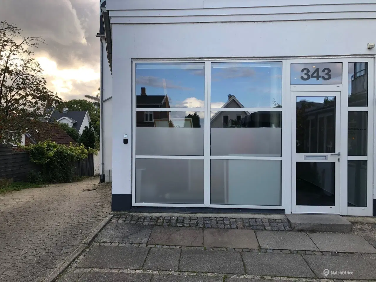 Billede 10 - Velbeliggende lager udlejes nu på Strandvejen. Klampenborg