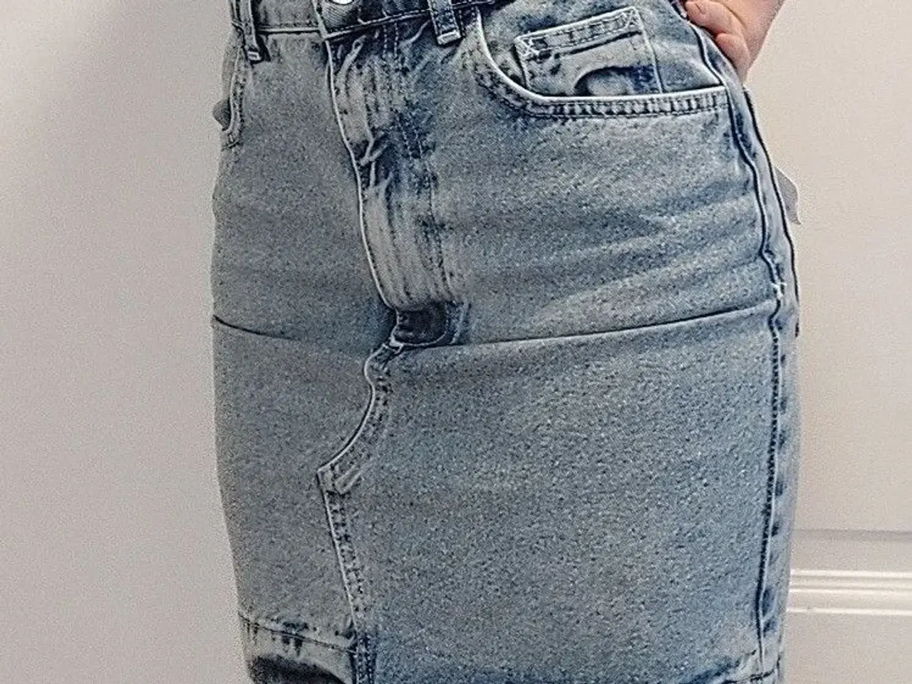 Billede 3 - Denim nederdel højtaljet helt ny 