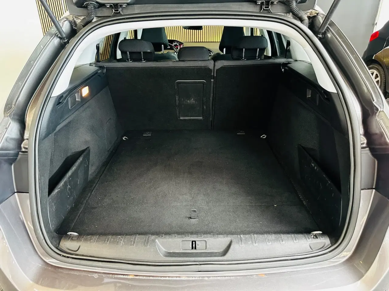 Billede 18 - Peugeot 308 1,6 BlueHDi 120 Allure Sky SW