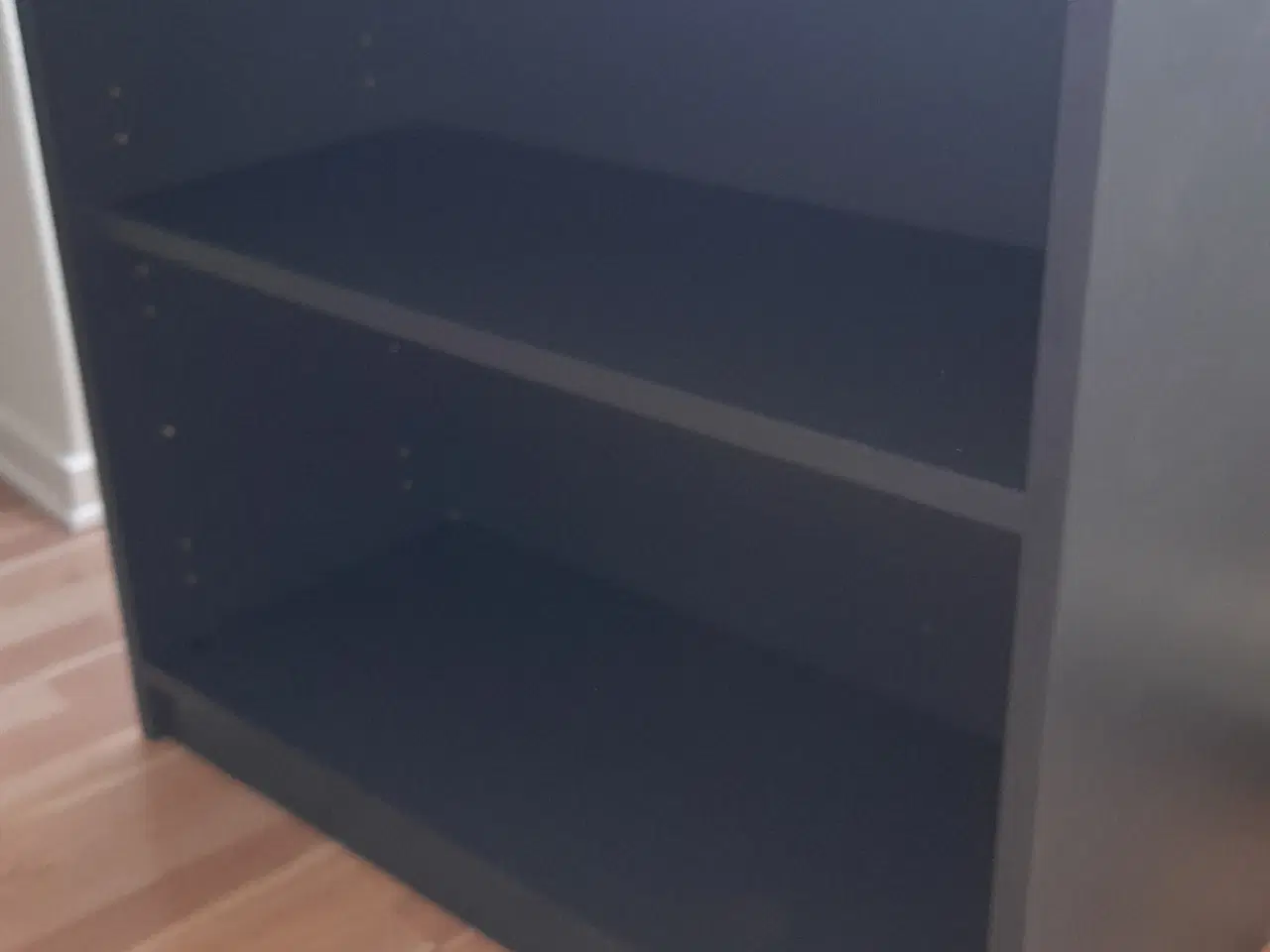 Billede 1 - Reol med hylde