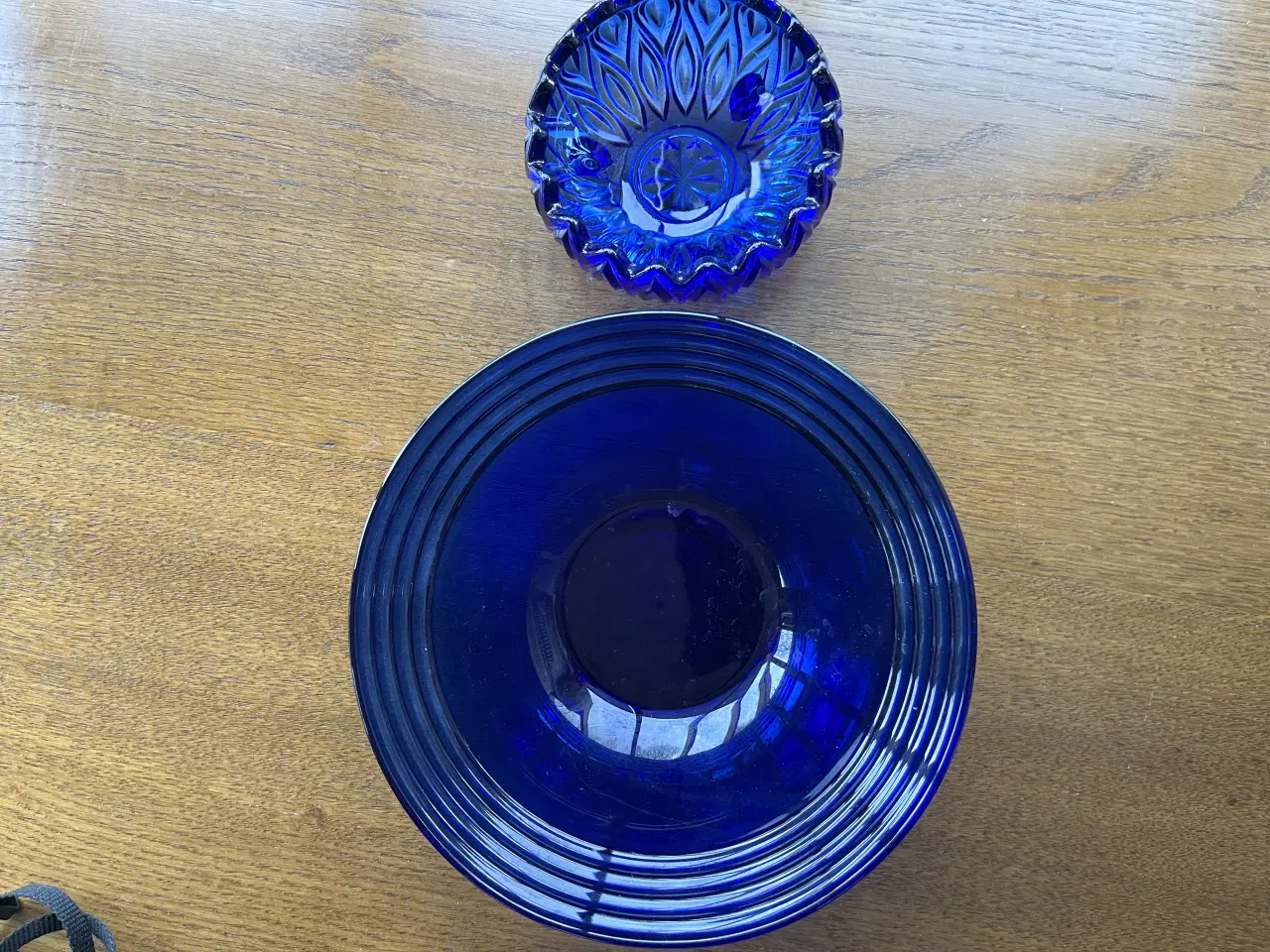 Billede 2 - 2 blå skåle i glas