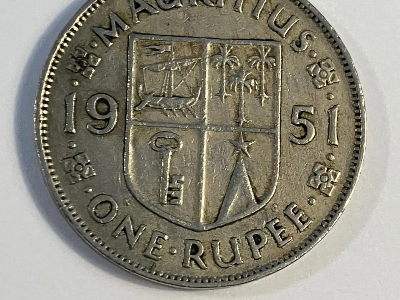 Billede 1 - One Rupee Mauritius 1951