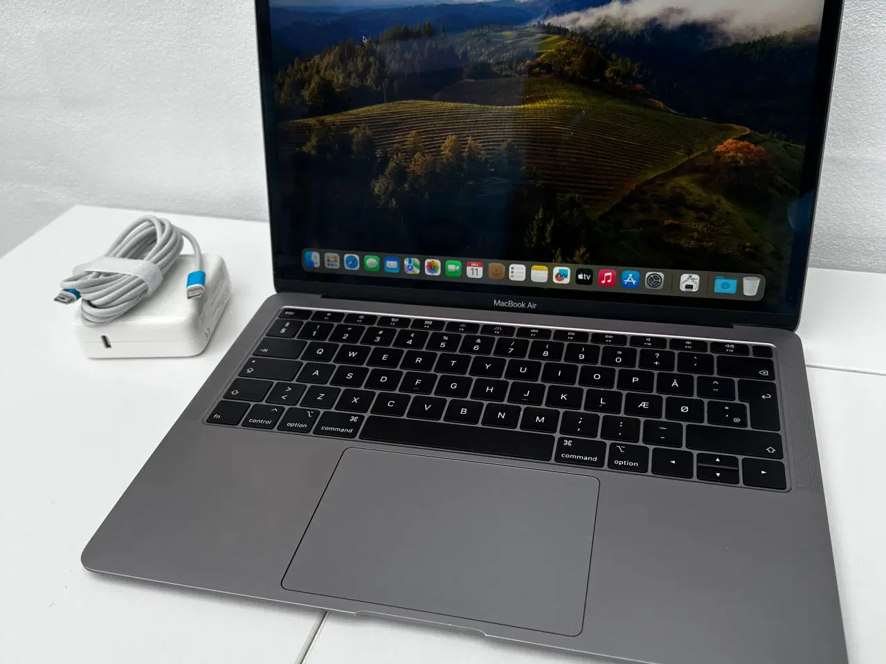 Billede 1 - MacBook Air 13” 2019 Space Grey(Ny batteri)