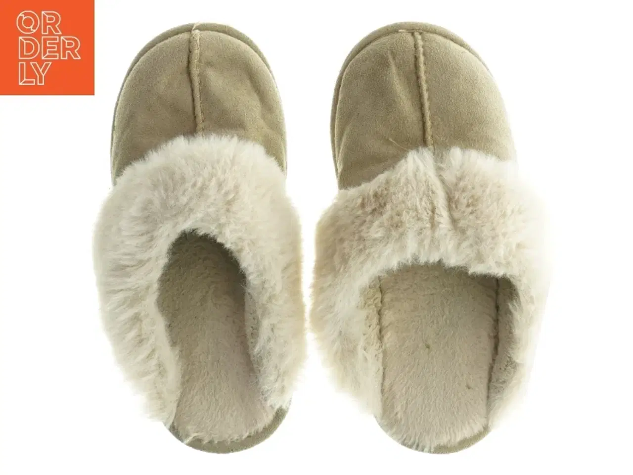 Billede 3 - Hjemmesko i fåreskind (str. 36-37)