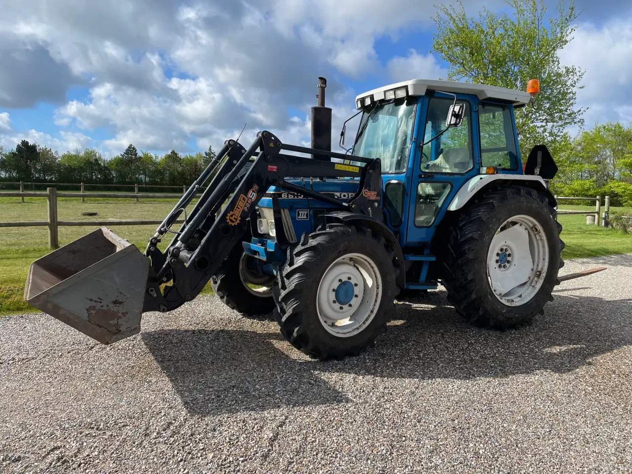 Billede 1 - Ford Traktor 6810 4WD