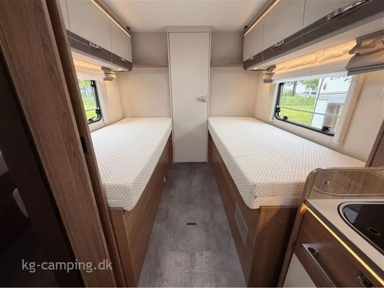 Billede 5 - 2022 - Dethleffs Trend T 7017   Flot og velholdt delintegreret autocamper med lave enkelt senge og massere af udstyr