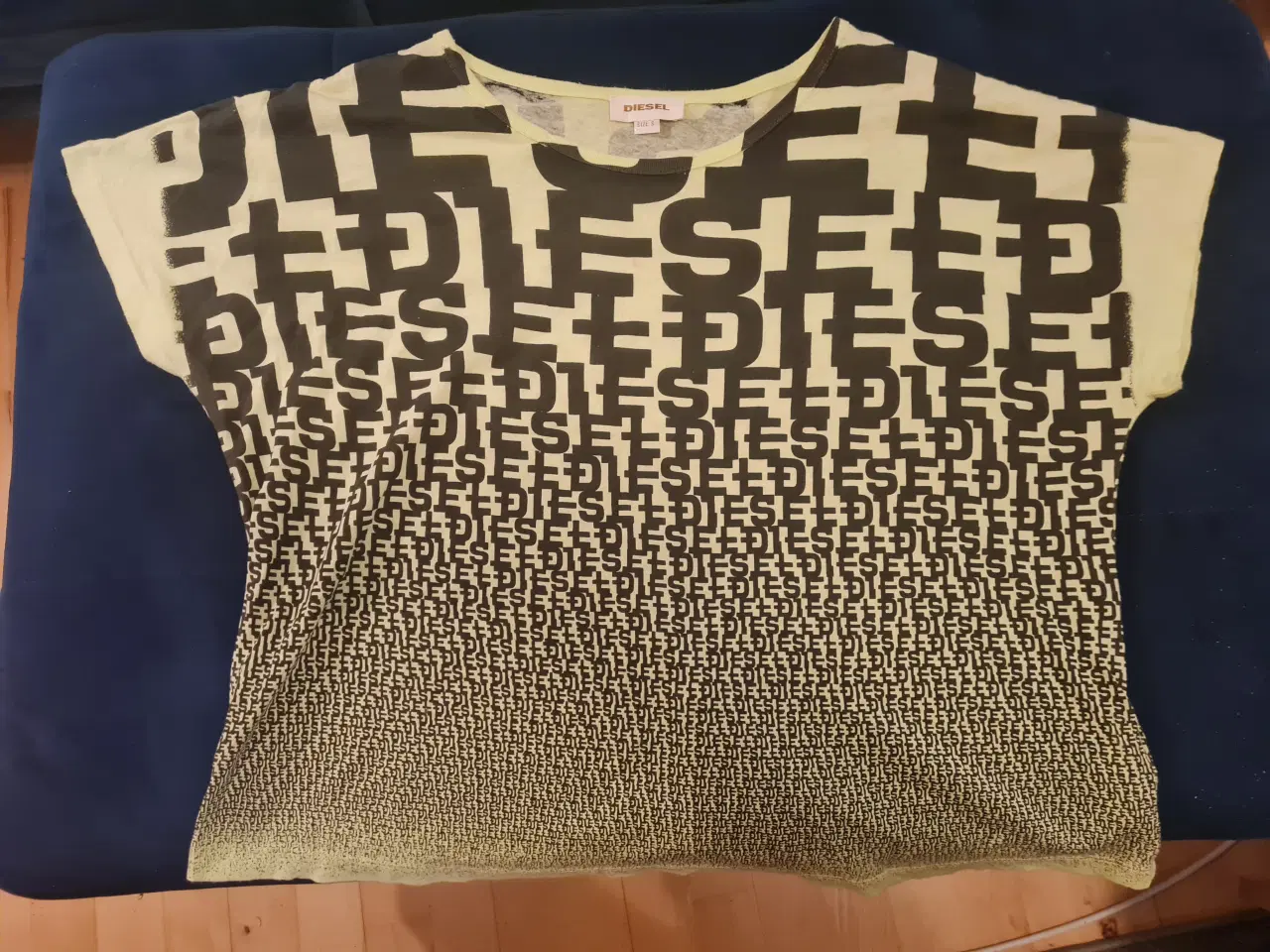 Billede 2 - T-shirt str S Diesel neon gul