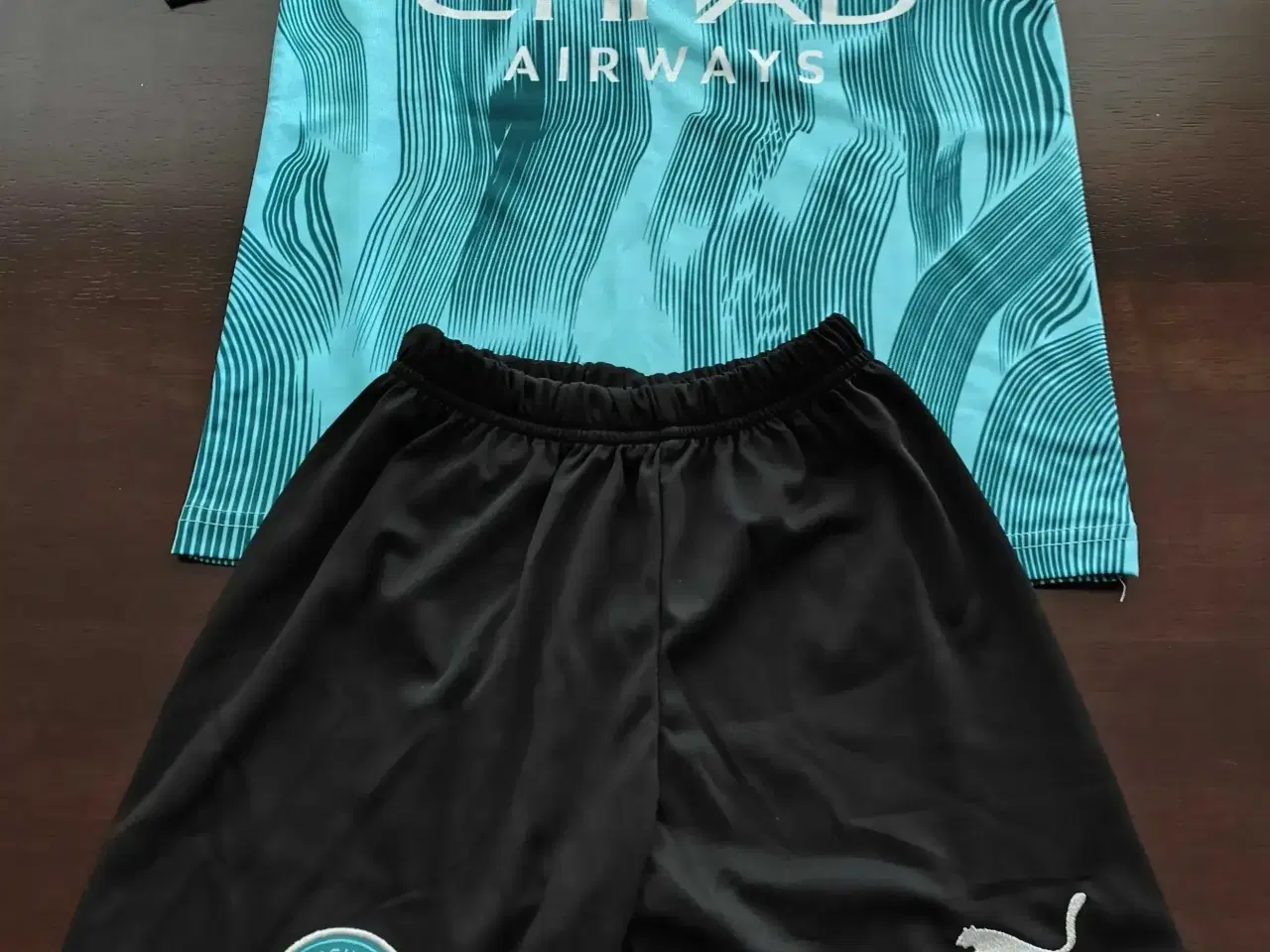 Billede 1 - str.140 Man city Haaland sæt