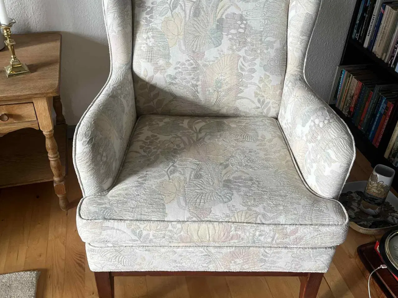 Billede 7 - Espe møbler: Sofa, 2 lænestole, sofabord+lampebord