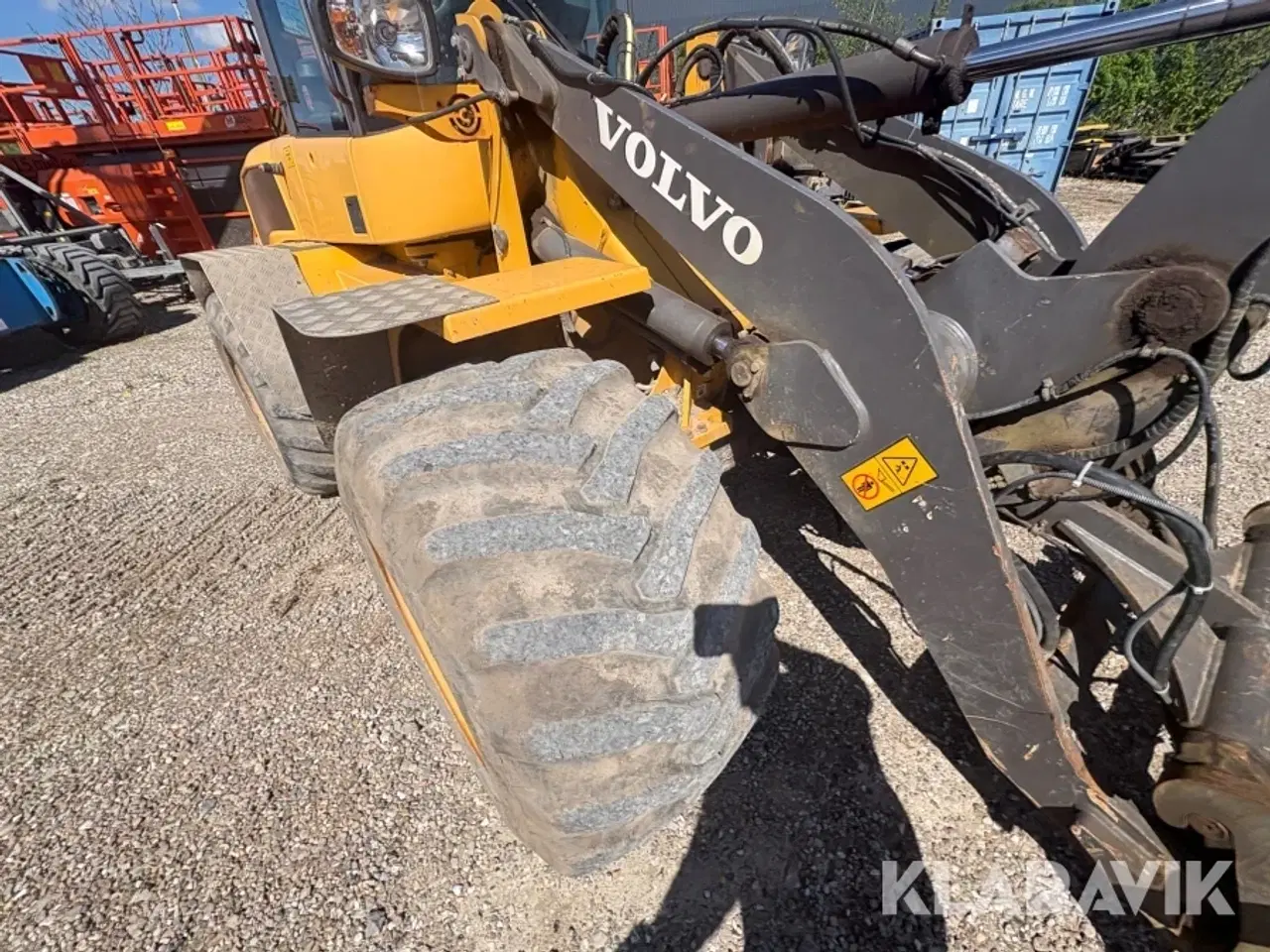 Billede 11 - Gummiged Volvo L35G med skovl og gafler