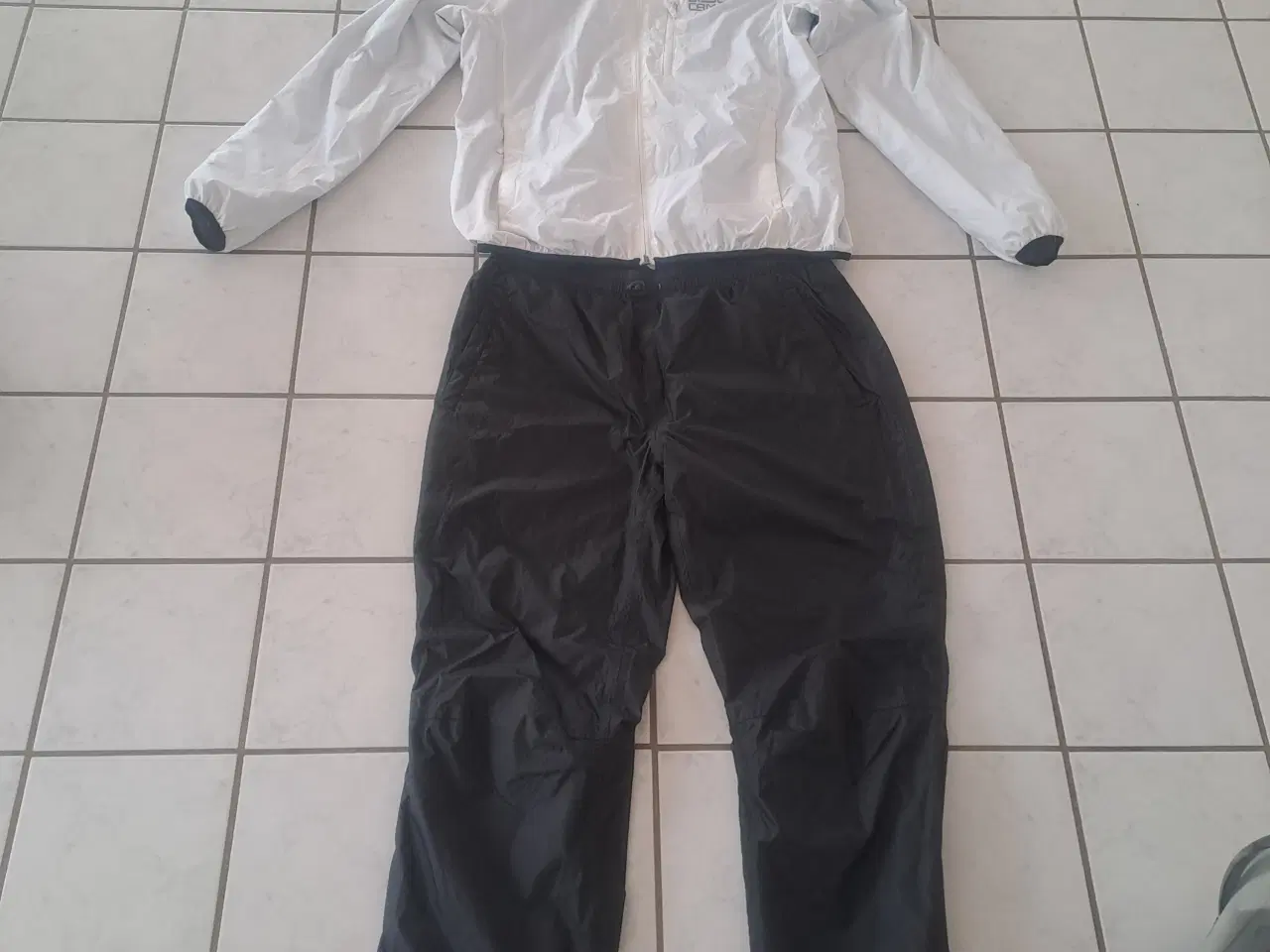 Billede 1 - Regntøj - jakke + bukser
