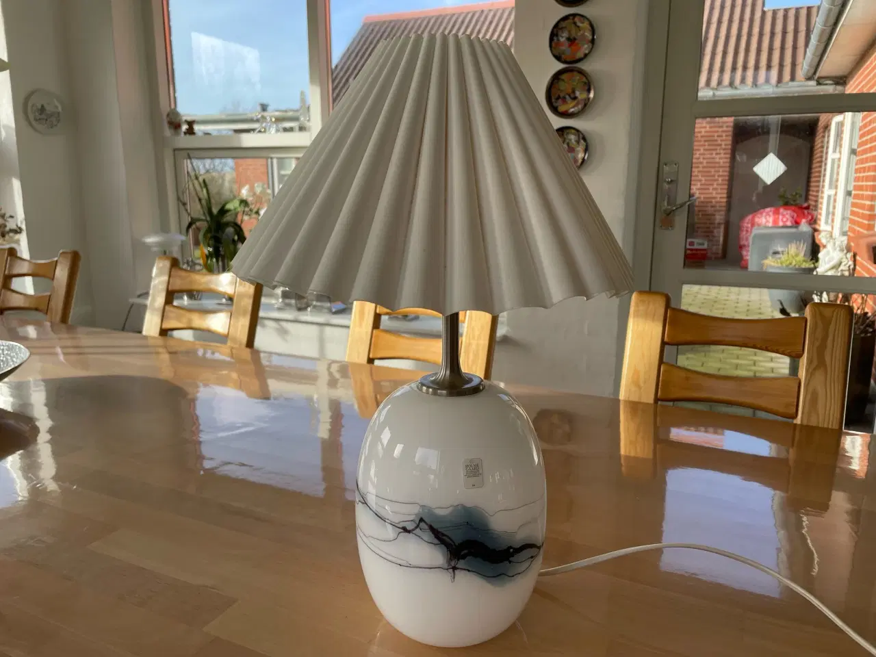 Billede 1 - Holmegaard Sakura bordlampe. Mundblæst opalglas