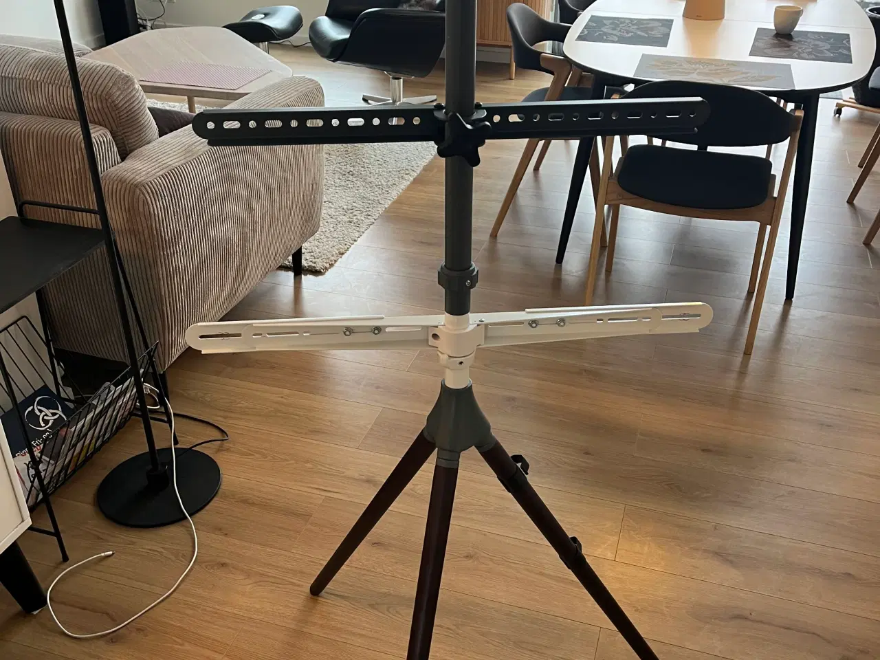 Billede 2 - Fjernsynsstativ på ben