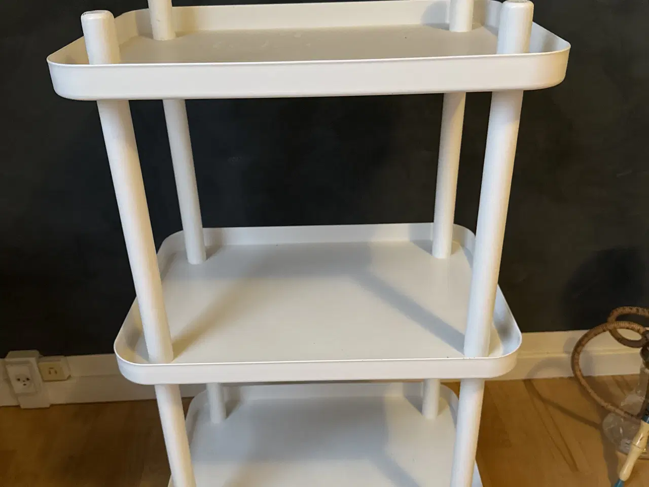 Billede 1 - Normann Copenhagen reol i hvid