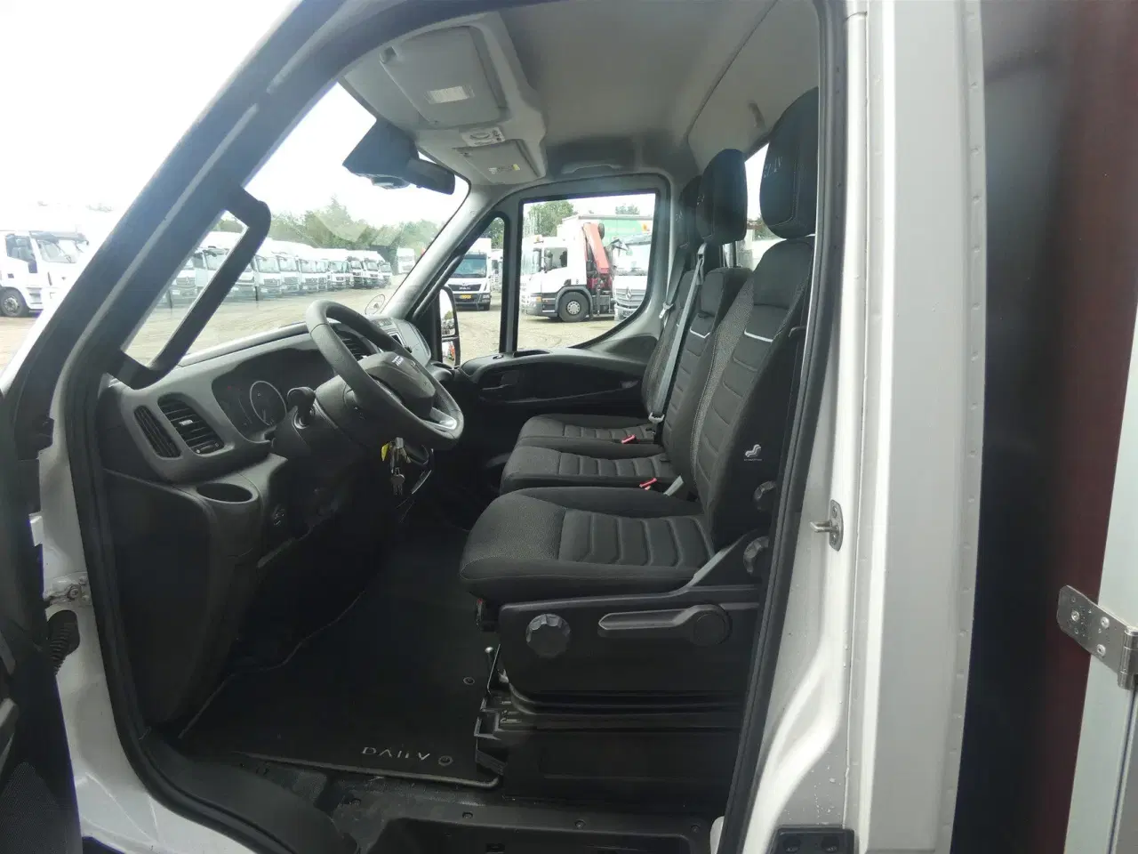Billede 5 - Iveco Daily 35S18 4100mm 3,0 D LADVOGN 180HK Ladv./Chas. Aut.