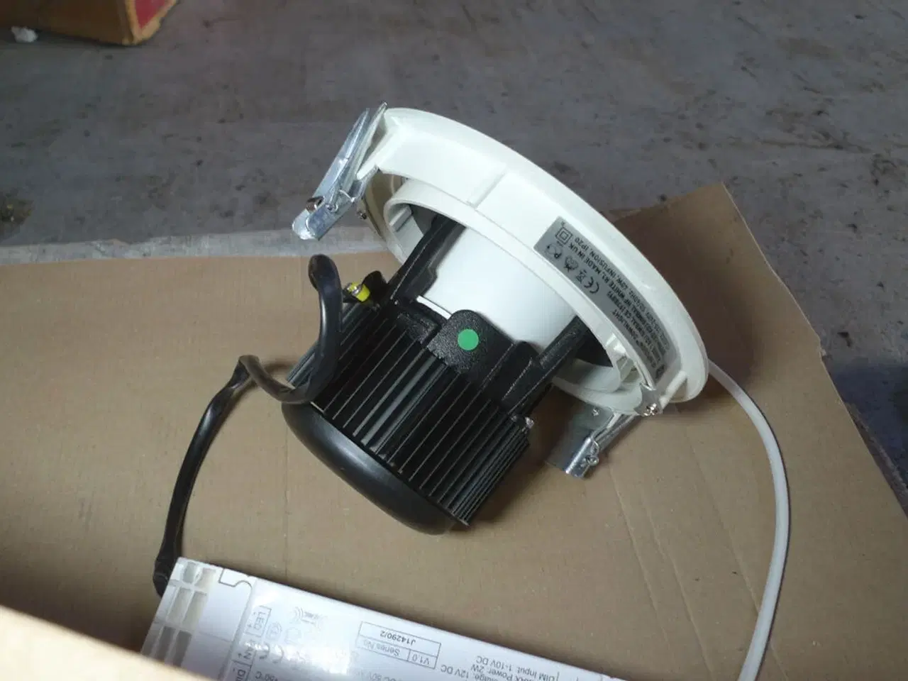 Billede 3 - 2 stk. store LED-indbygningsspots ca. ø-hul 16cm, e3light, Gimbal