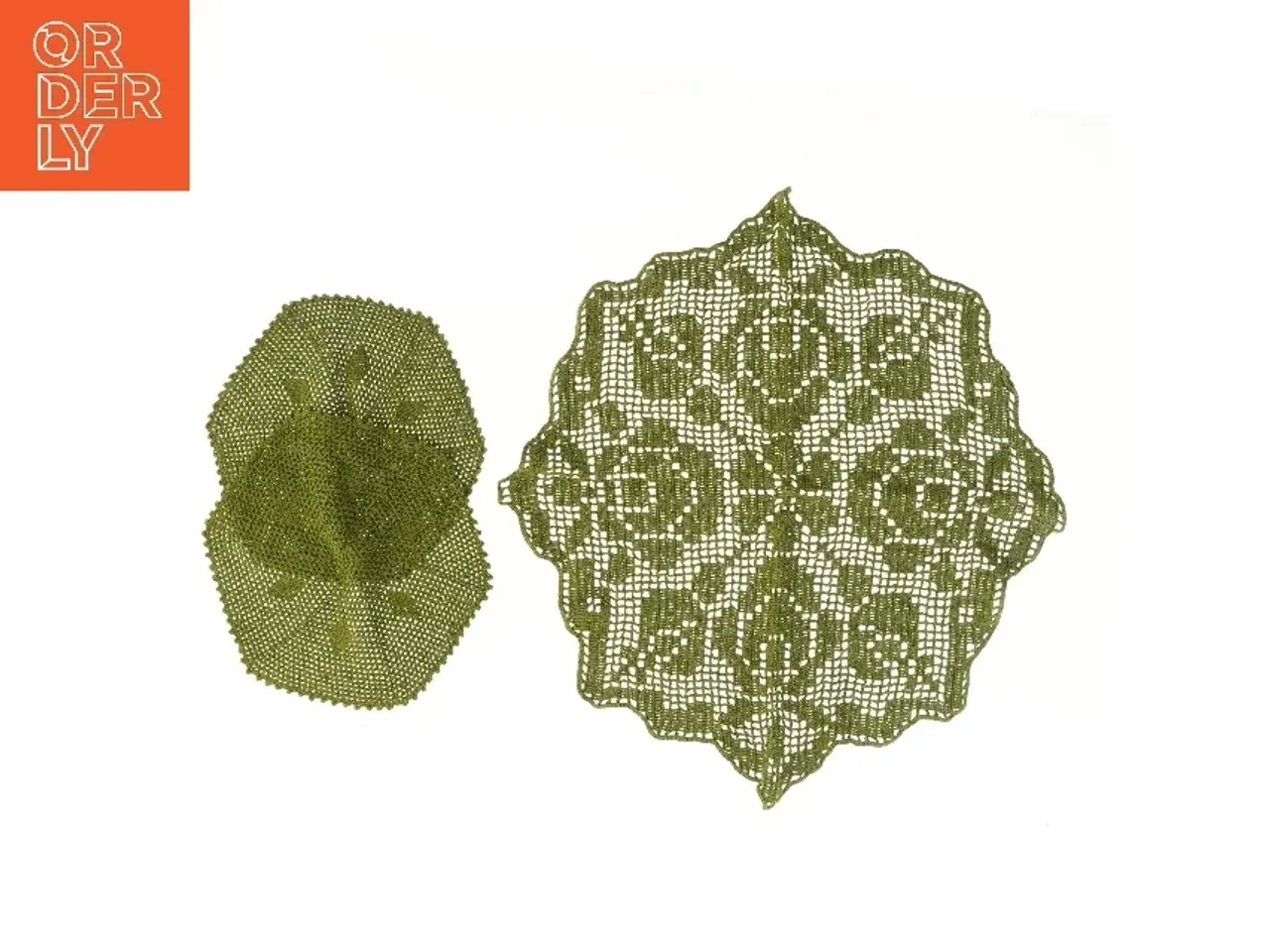 Billede 1 - Hæklede grønne duge og flakoner (str. 68x62 og 32x29 cm)