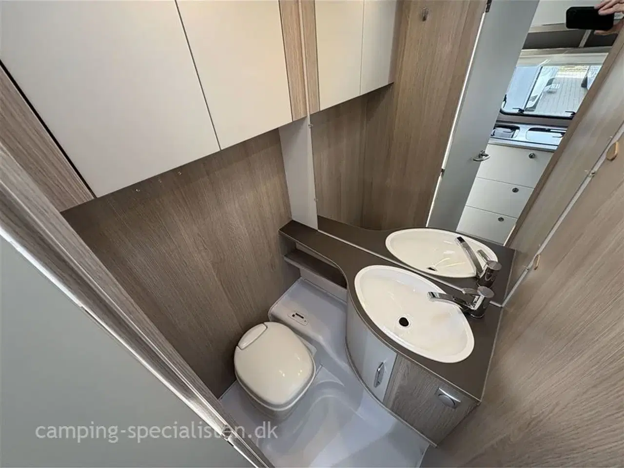 Billede 10 - 2023 - Bürstner Premio 490 TS Bürstner Premio 490 TS Limited Edition 2023 - Se den nu hos Camping-Specialisten.dk