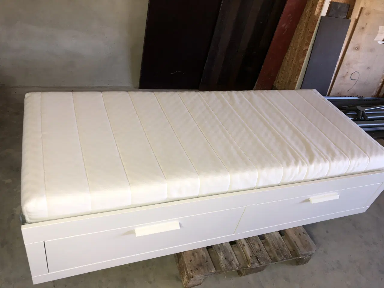 Billede 5 - Seng som kan trækkes ud 