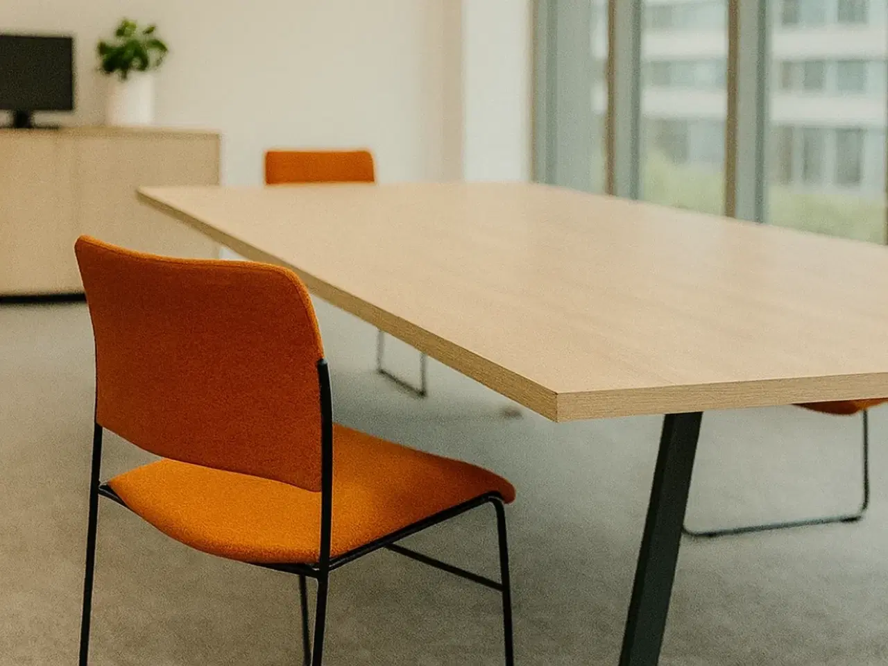 Billede 2 - 40/4 Konferencestol - Howe (Orange u. armlæn)