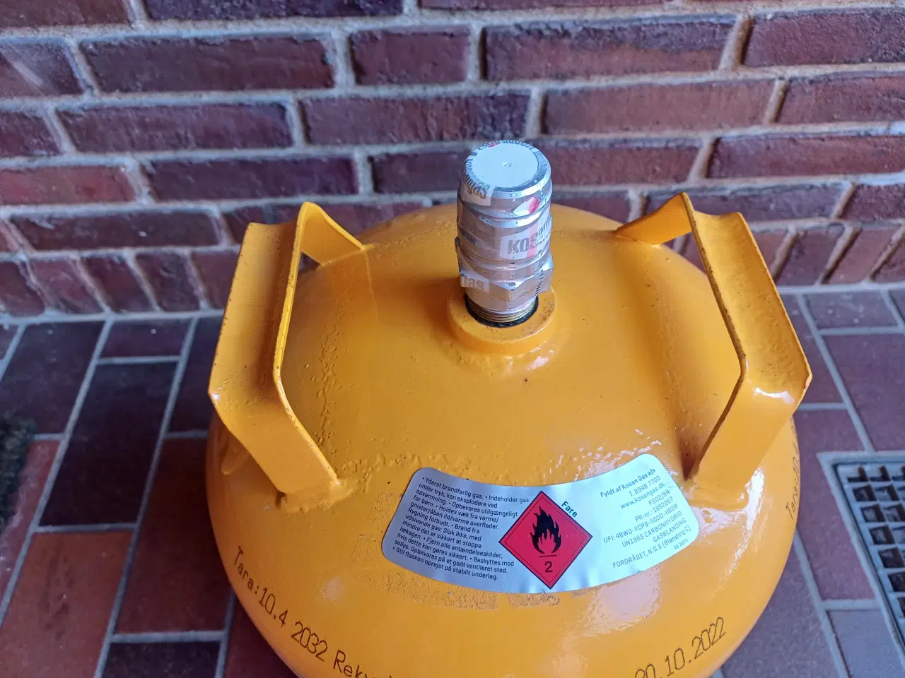 Billede 2 - Gasflaske, 11 kg gasflaske ny, fyldt og plomberet.