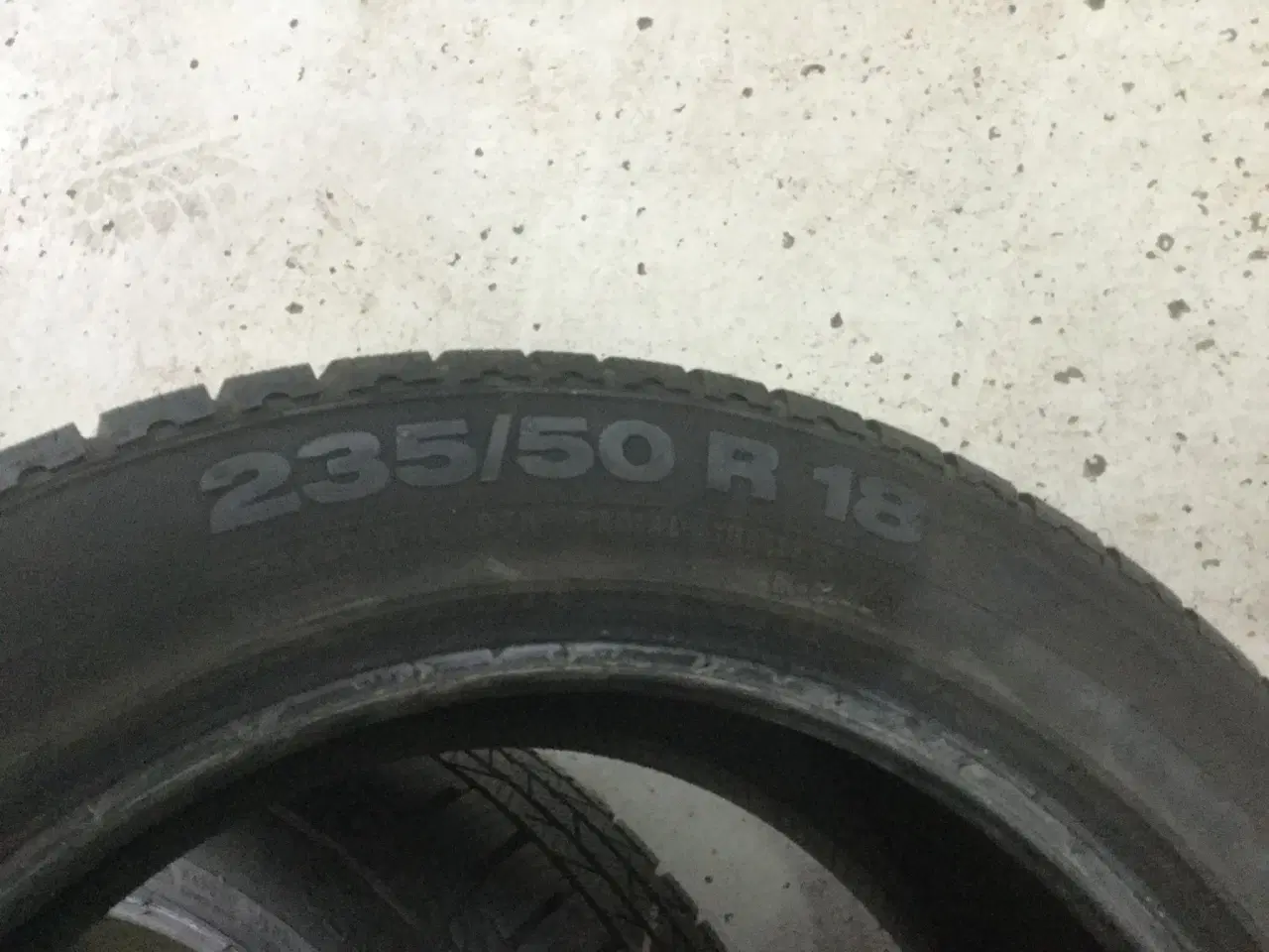 Billede 4 - 235/50-R18