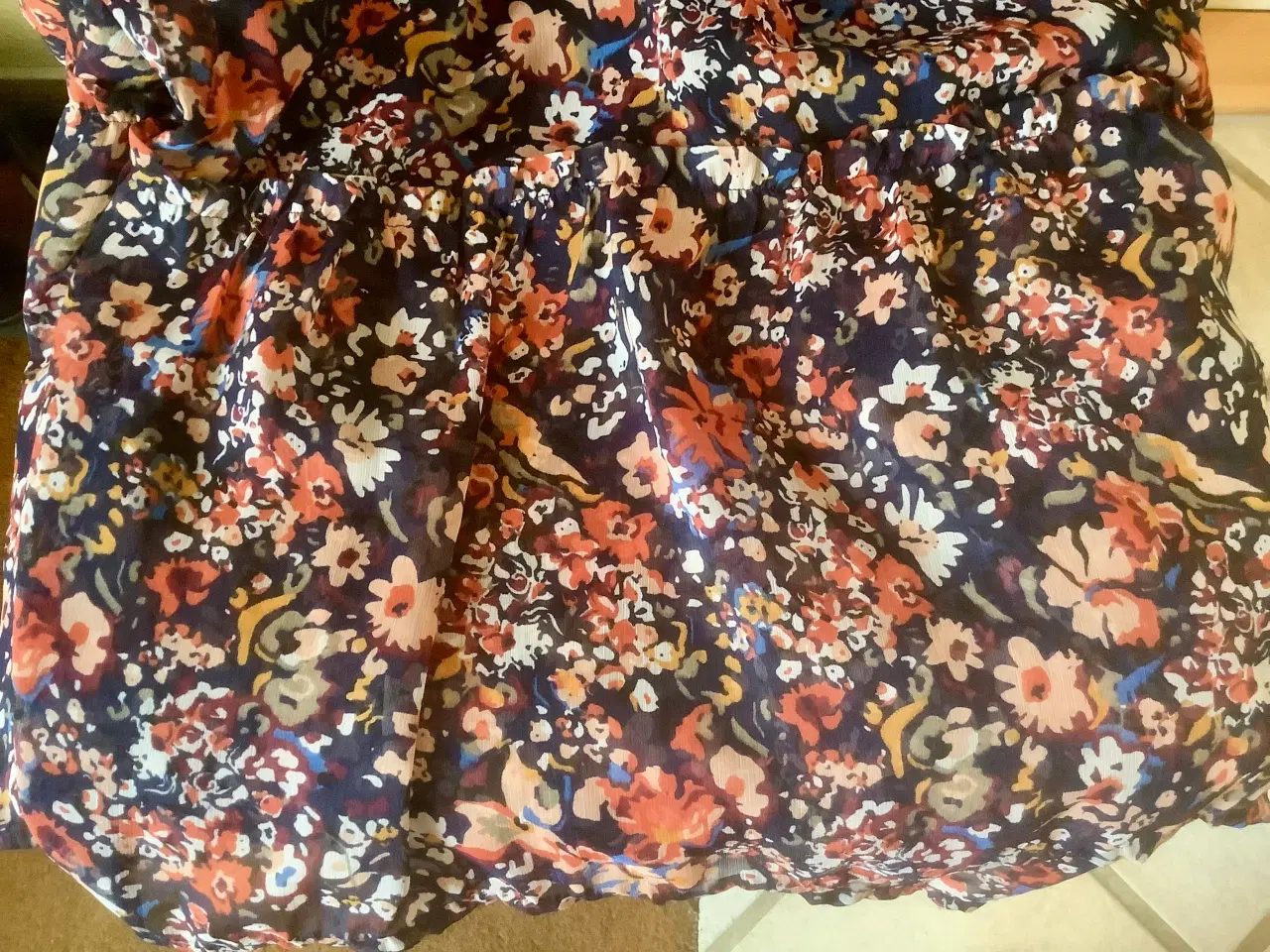 Billede 4 - Lang nederdel med blomster fra Saint Tropez.