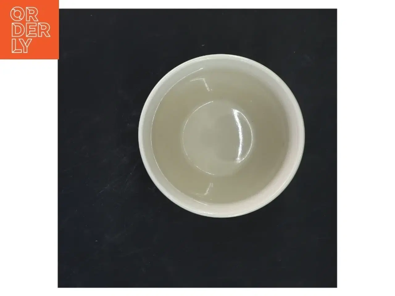 Billede 3 - Hvid krus med blåt blomstermønster (str. 13x11,5 cm)