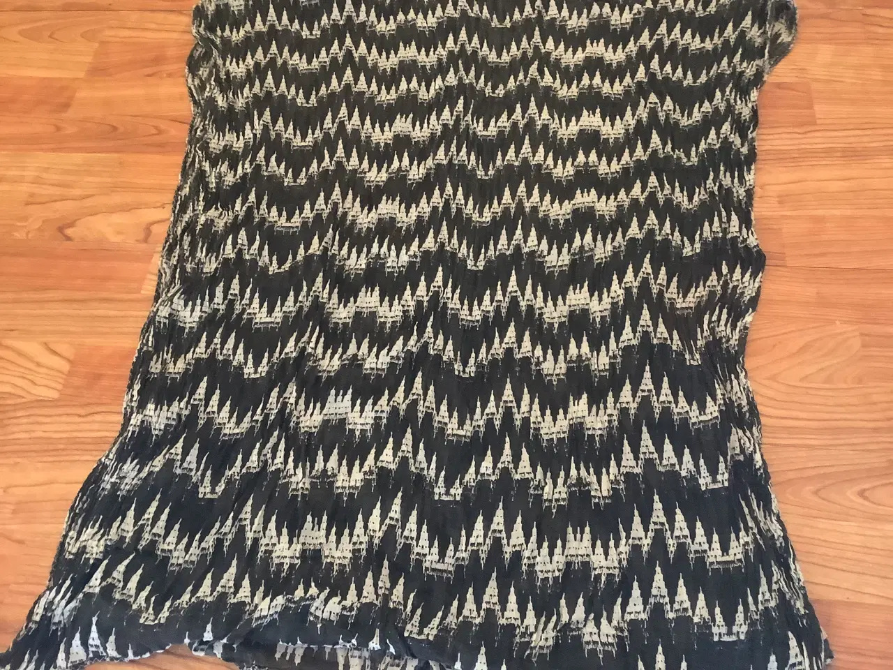 Billede 2 - Becksondergaard skønt langt tørklæde 