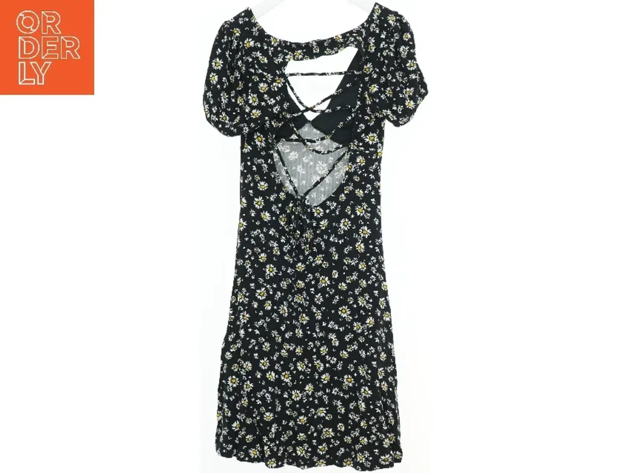 Billede 2 - Blomstret sommerkjole med snøredetaljer fra Bershka (str. S)