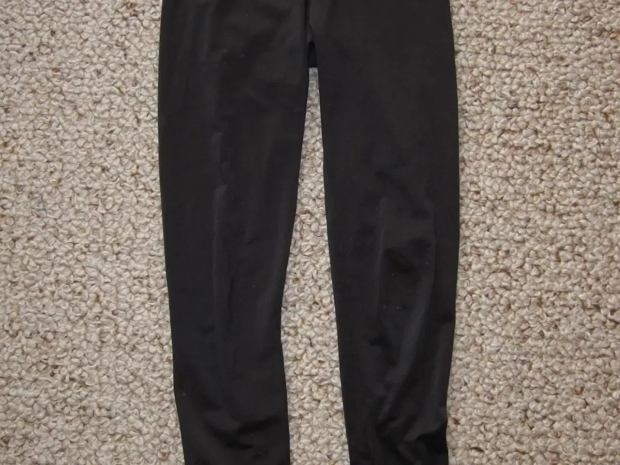 Billede 1 - Gymnastiktøj, Maybee sorte bukse
