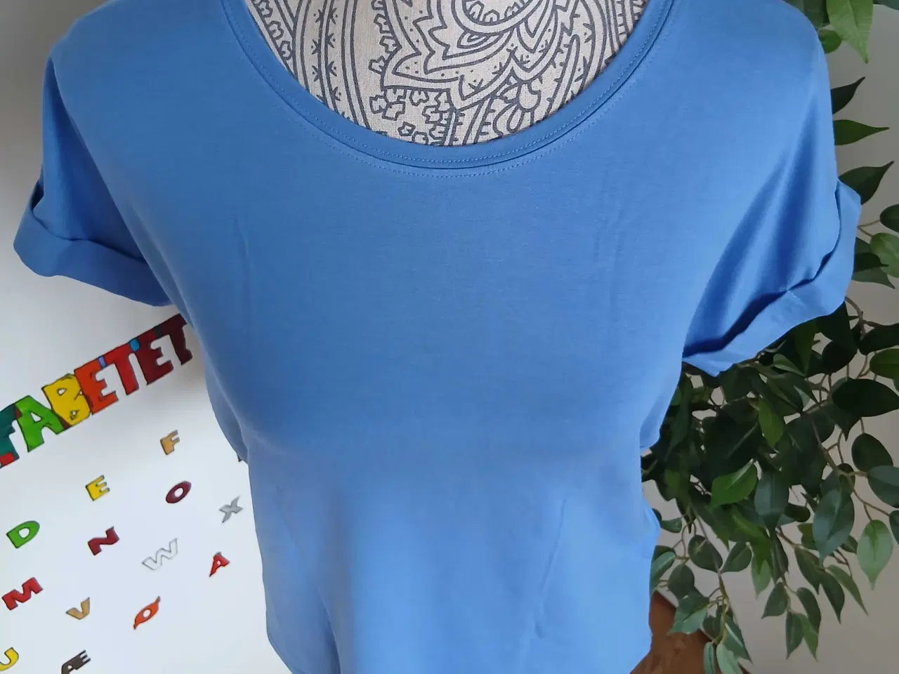 Billede 2 - Top. Only. Small/36